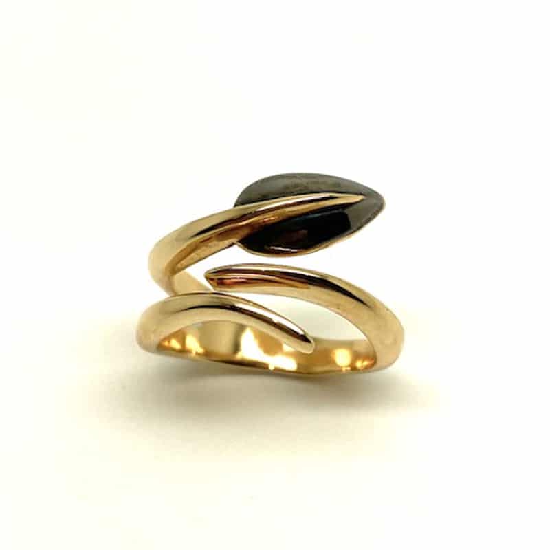 黒いロジウムメッキの葉の金の指輪
